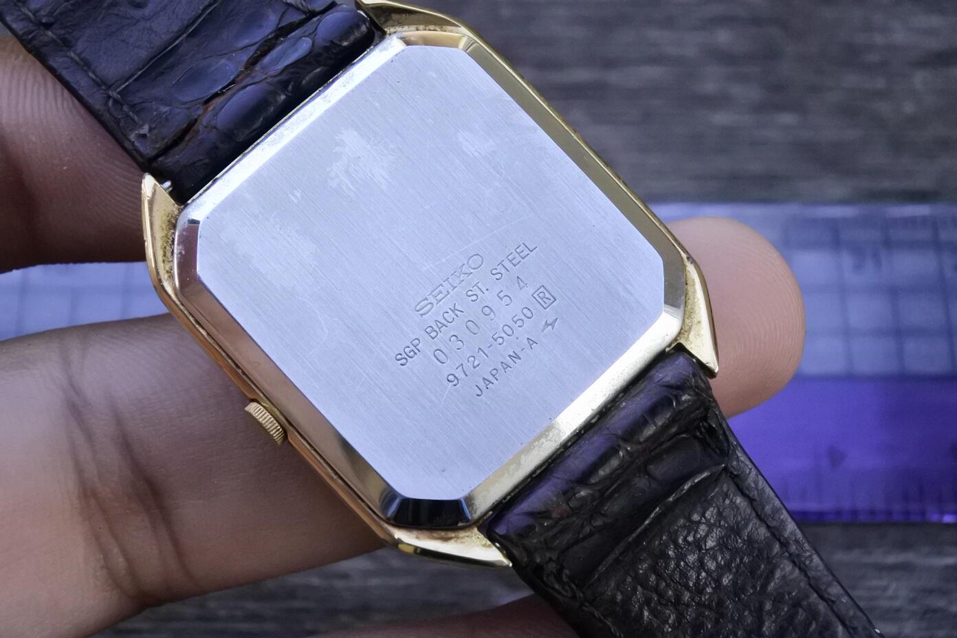 な*る様 【希少ヴィンテージ】SEIKO QUARTZ 9721-5040時計電 セイコー ツインクオーツ 9721-5040 薄型 スクエア型 ゴールド | アン