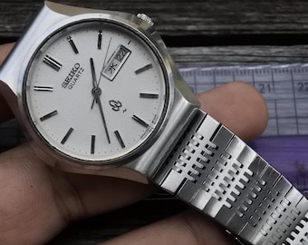 80s Vintage SEIKO quartz レクタンレギュラー 海外モデル Vintage Seiko 0840 8040 Textured Dial Men Quartz Watch Japan Round