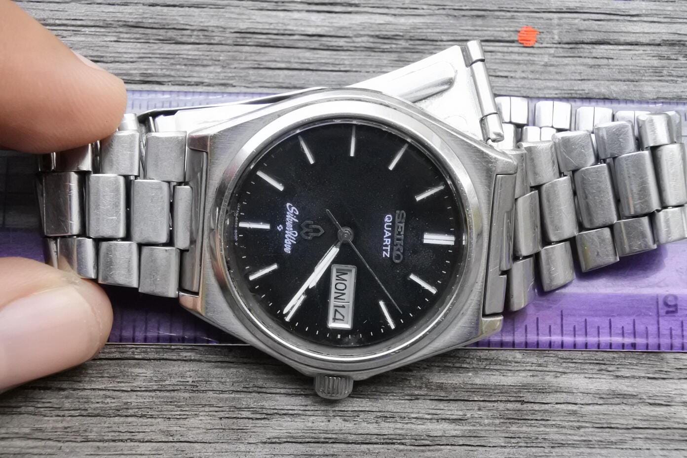 Vintage Seiko Silverwave 8220 8000 Black Dial Men Quartz Watch