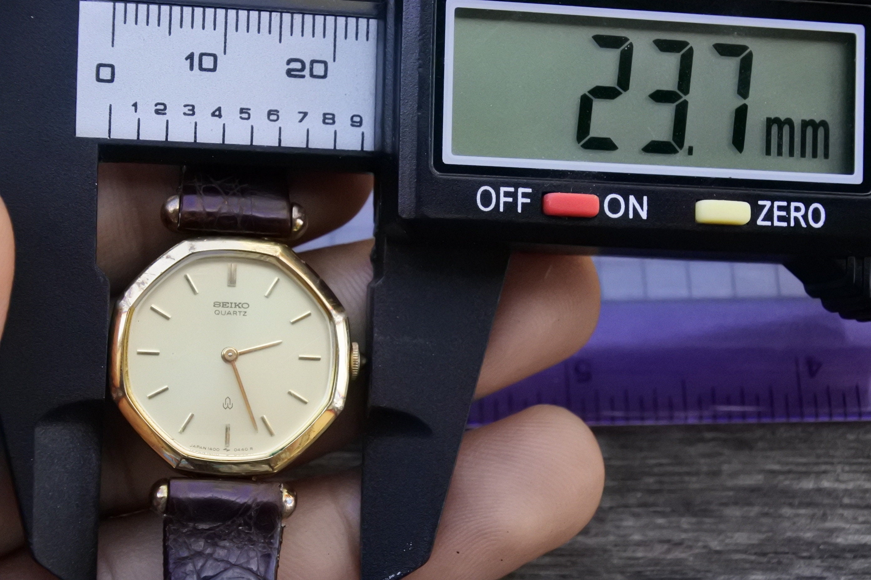 ✨SEIKO✨セイコー✨LadySeiko✨17JEWELS✨ゴールド✨腕時計✨ Vintage Seiko Gold Plated 1400 5261 Yellow Dial Lady Quartz Watch