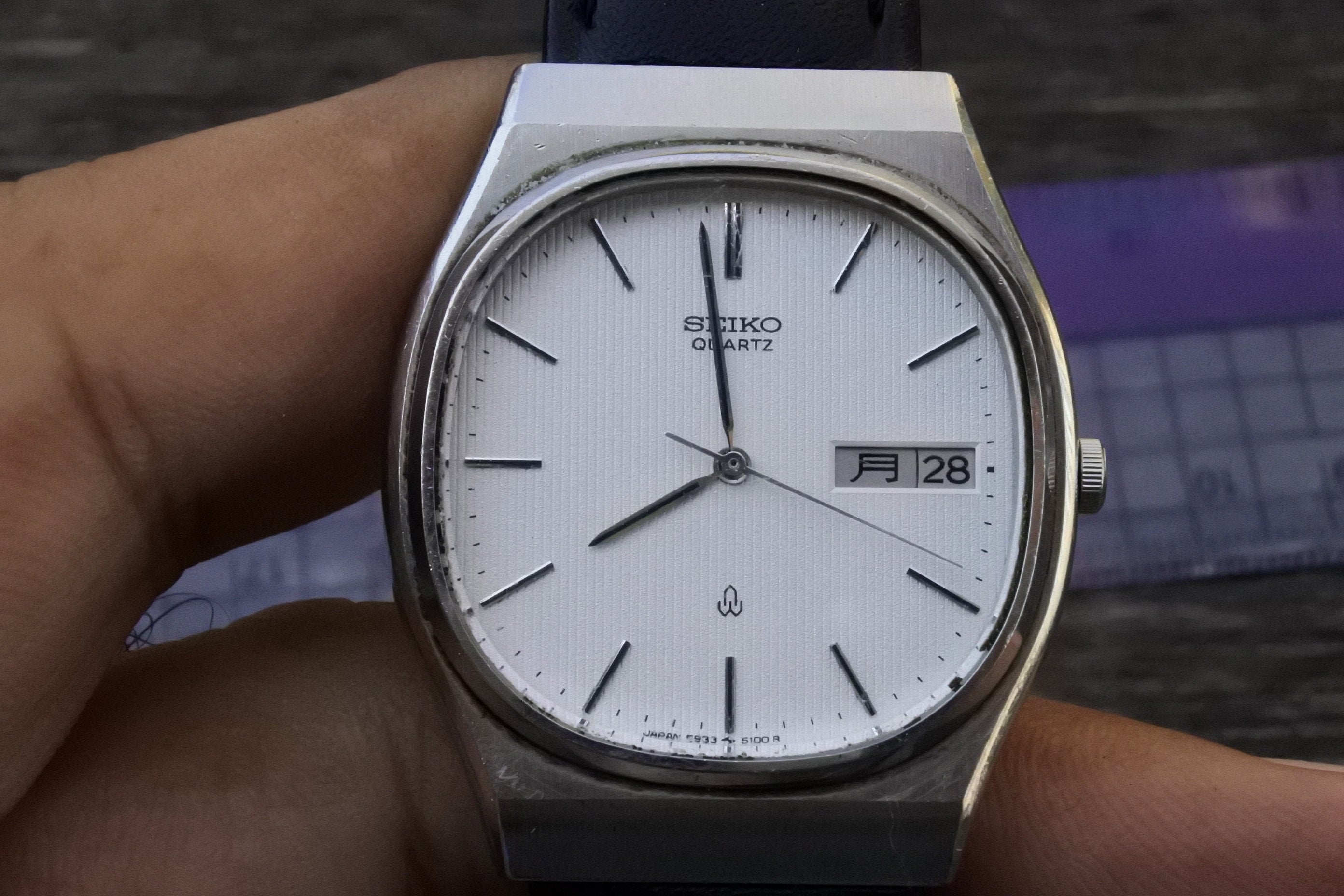 Vintage Seiko 5933 5090 Textured Dial Men Quartz Watch Japan