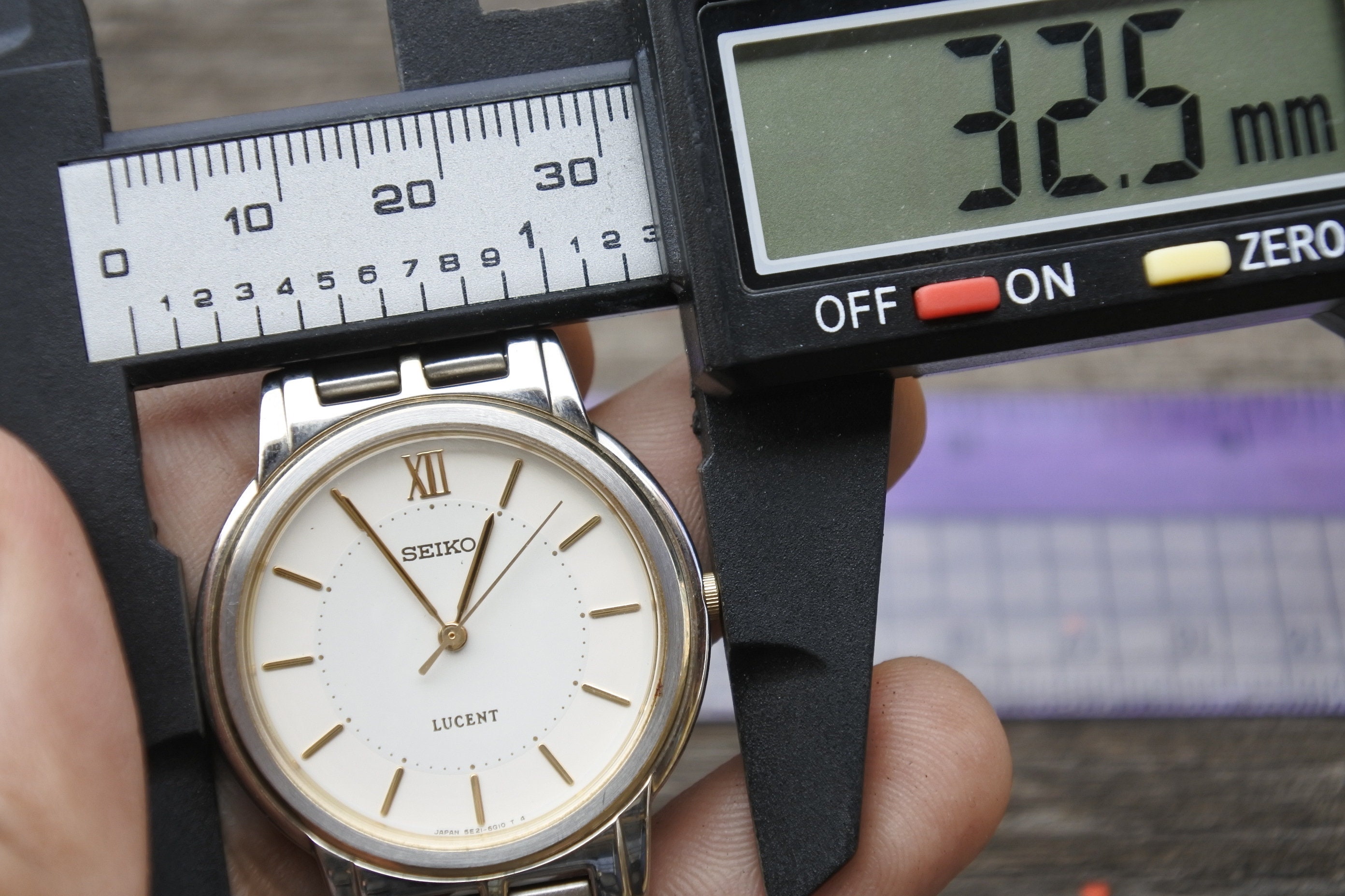 Vintage Seiko Lucent 5E21 6E90 Unisex Quartz Wristwatch