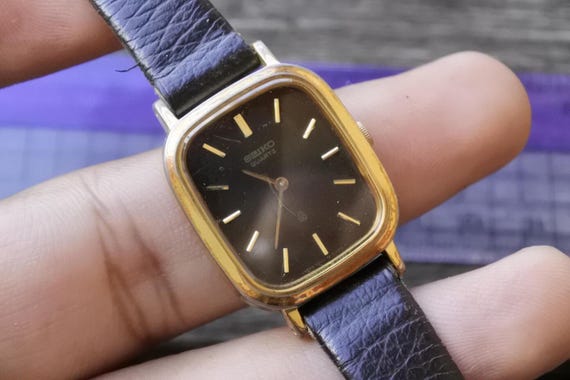 Vintage Seiko Gold Plate 2320 5390 Black Dial Lady Quartz Watch