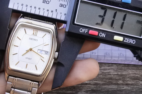 Vintage Seiko Spirit 7N33 5A50 Roman Numeral Dial Men Quartz Watch