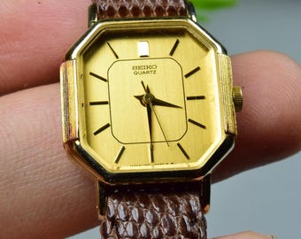 Vintage Seiko 1N01 0AW0 Creamy Dial Men Quartz Watch Japan JDM