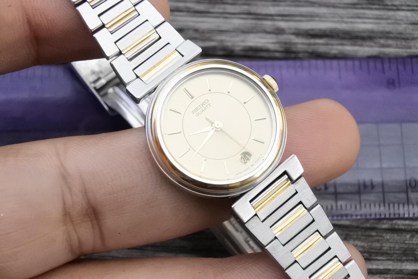 Vintage Seiko Gold Plated 2A22 0060 Integrated Bracelet Lady