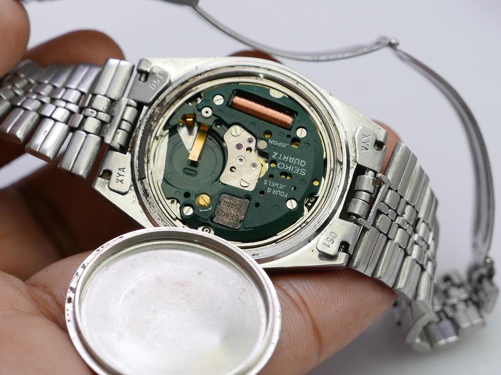 Vintage Seiko Type II 7546 7060 White Dial Men Quartz Watch Japan