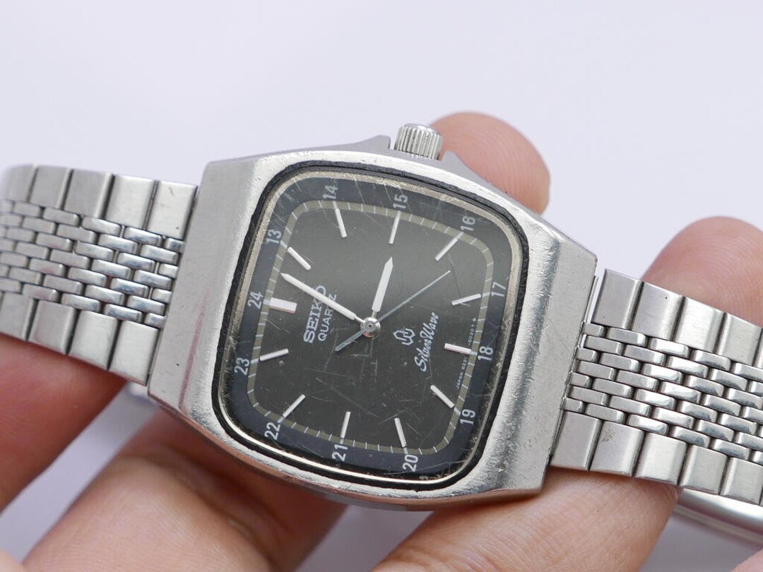 Vintage Seiko Silverwave 8221 502A Black Dial Men Quartz Vintage Seiko Silverwave 8221 502A Black Dial Men Quartz