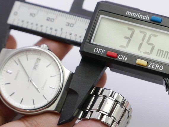 Vintage Seiko Chronos 5H23 6B70 White Dial Men Quartz Watch Japan