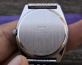 Vintage Seiko V743 9020 White Dial Men Quartz Watch Japan Round