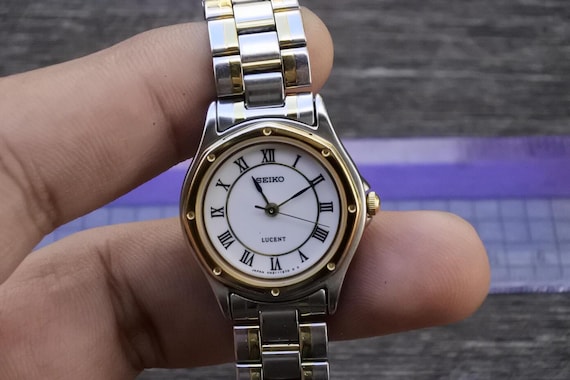 Vintage Seiko Lucent 4N21 0650 Roman Numeric Dial Lady Quartz