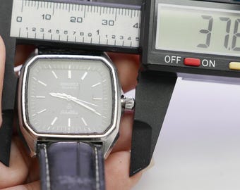 Vintage Seiko Silverwave 8221 500A Black Dial Men Quartz Watch