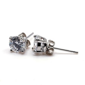 Orecchini a bottone in argento sterling 925 con zirconi cubici trasparenti rotondi da 6 mm e diamanti CZ