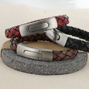 Retro Leather hidden message Bracelet