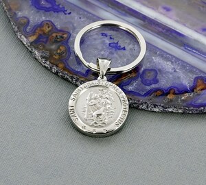 Porte-clés Saint Christophe Ovale En Métal Chromé – Avec écrin | Protection Et Style
