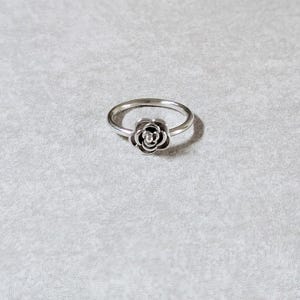 Sterling silver flower ring, statement ring, stackable ring, cute floral style ring