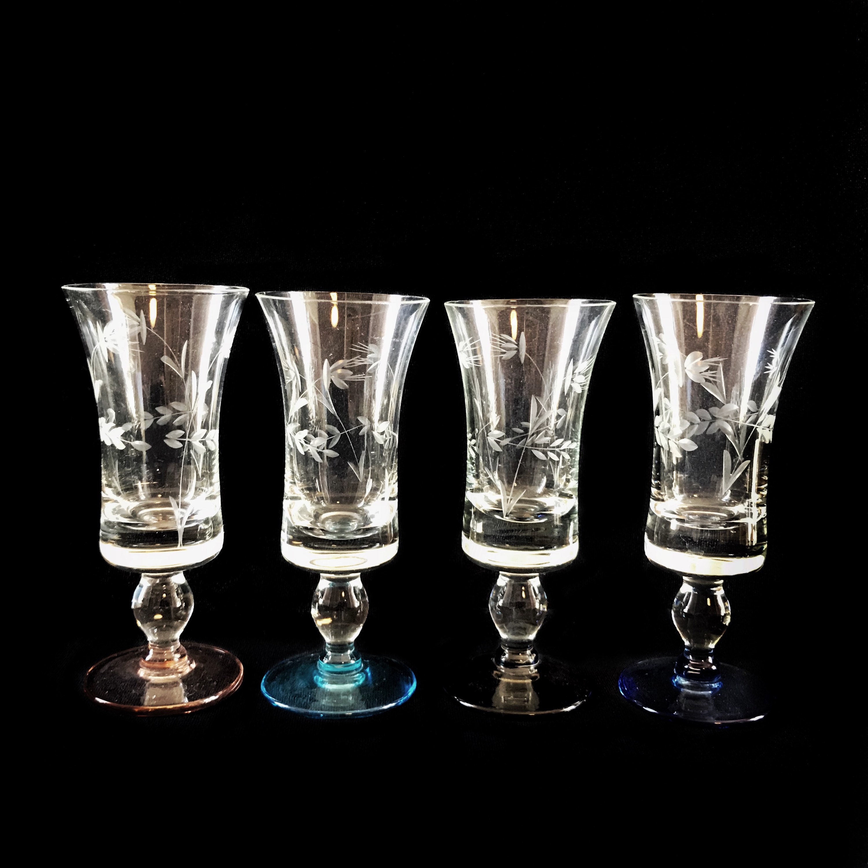 Set of 4 Vintage shot glasses small liqueur glasses colour Etsy