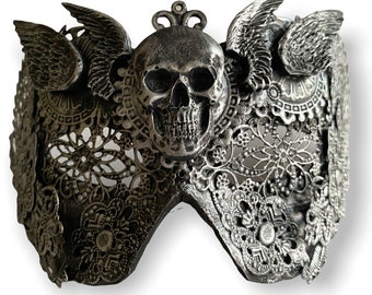 Skull Masquerade Mask, Gothic Mask, Winged Mask, Blind Mask, Burlesque Mask, Mask for him, Mask for her, Fantasy Costume Mask,