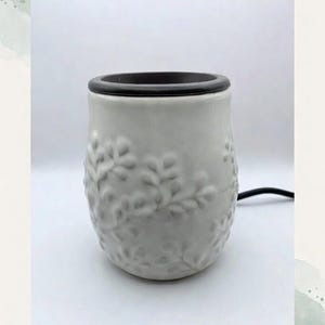 Black Barn - Willow Wax Melt Warmer image 4