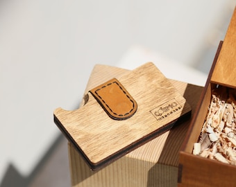 COSMO HANDMADE - Little prince, wooden card holder, Wooden business card holder, Wood card holder wallet