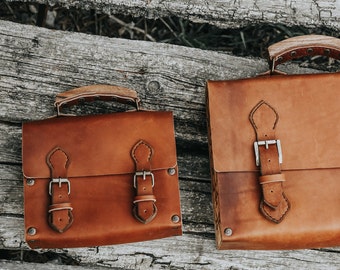 COSMO HANDMADE - Vintage Elegance: Timeless Briefcases and Messenger Bags for the Stylish Professional