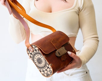 COSMO HANDMADE - Small Leather Shoulder Bag for Women - Handmade Crossbody with Adjustable Strap