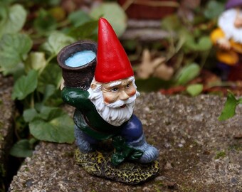 Carrying basket Gnome - Fairy Garden Accent - Gnome Garden Figurine - Polyresin Gnome Miniature - Garden Decoration - Fairy Gnome Accessory