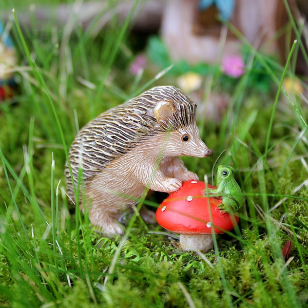 Hedgehog & Frog | Little Kim World Fairy Garden Miniature Animal | Small Accent Figure for Potted Arrangement, Terrarium, Planter, Yard