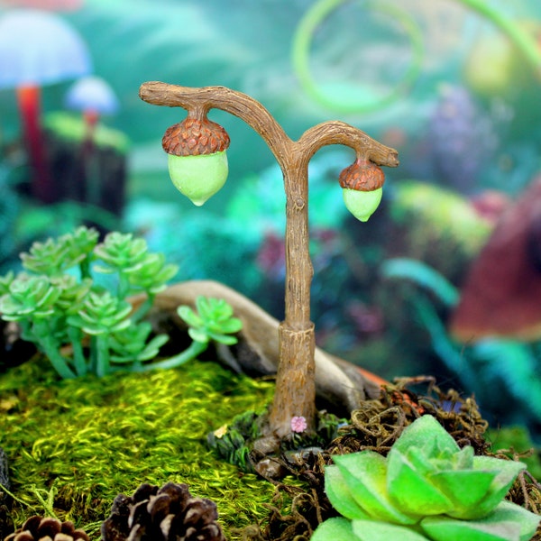 Acorn Lamp | Little Kim World Fairy Garden Miniature | Small Accent Furniture for Potted Arrangement, Terrarium, Planter, Flower Bed, Yard