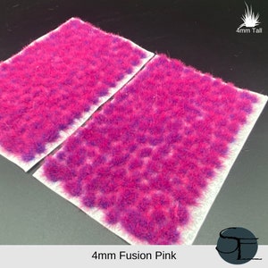 Può includere: Due fogli di ciuffi d'erba di fusione rosa e viola alti 4 mm per modellismo ferroviario o giochi in miniatura.