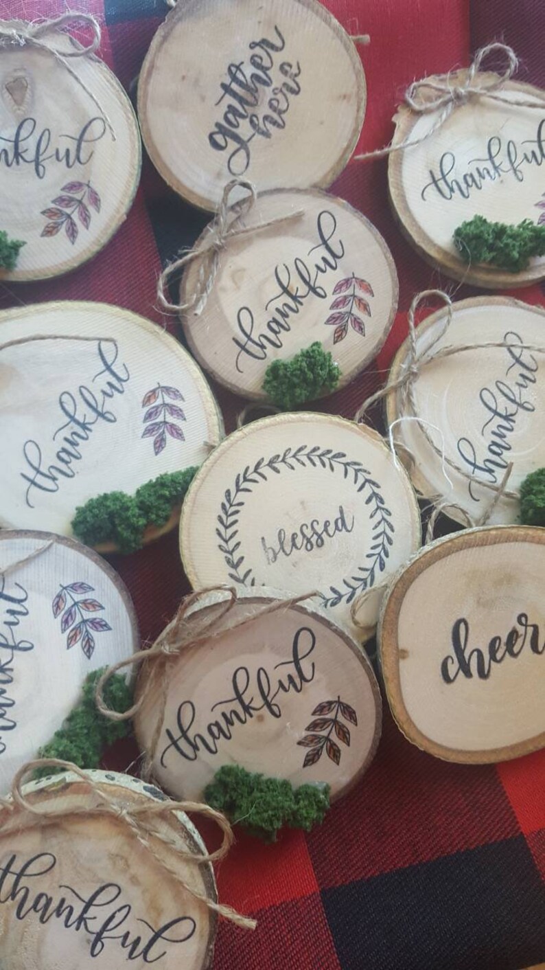 Wood round place setting placard for your Farmhouse decor
