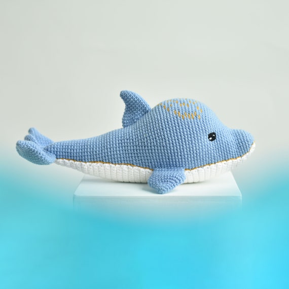 かぎ針編みのイルカのぬいぐるみ：青い編みぐるみおもちゃ - Etsy 日本