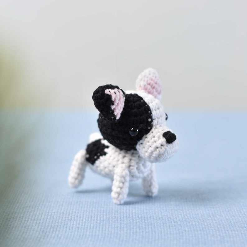 Petit chien au crochet Amigurumi, chien miniature, petit chiot, schnauzer miniature, chihuahua, teckel, shiba inu, beagle, corgi, carlin, labrador, husky French Bulldog