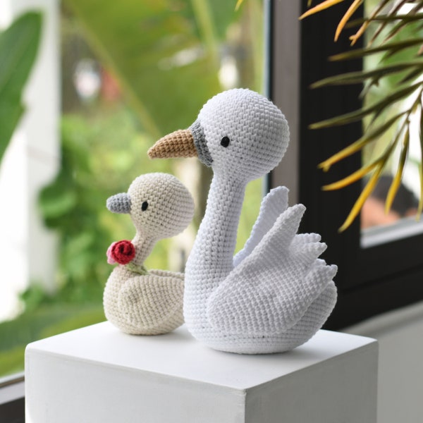 Set of Mom & Baby Swan - Beautiful Swans - Crochet Swan Animal Stuffed Toy - Love Mom | Custom Color