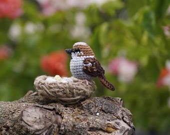 Handmade Crochet House Sparrow Bird – Amigurumi Sparrow Figurine – Mini Bird Plush – Realistic Bird Toy – Bird Lover Gift