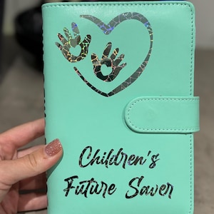 Carpeta de dinero Children's Future A6 con 7 desafíos de ahorro, 7 insertos y 1 panel de control