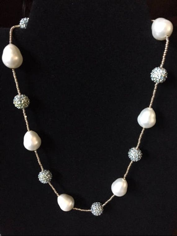 Pearl and crystal Necklace
