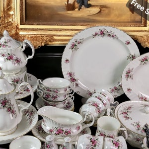 Royal Albert English bone china &quot;Lavendel rose &quot;dinner and tea service 82x, Wedding gift, Anniversary gift