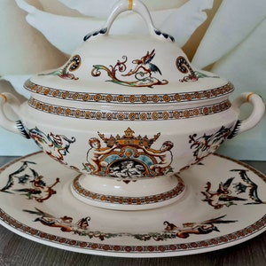 GIEN Musee french hand painted big tureen, Art home decoration, Gift idea