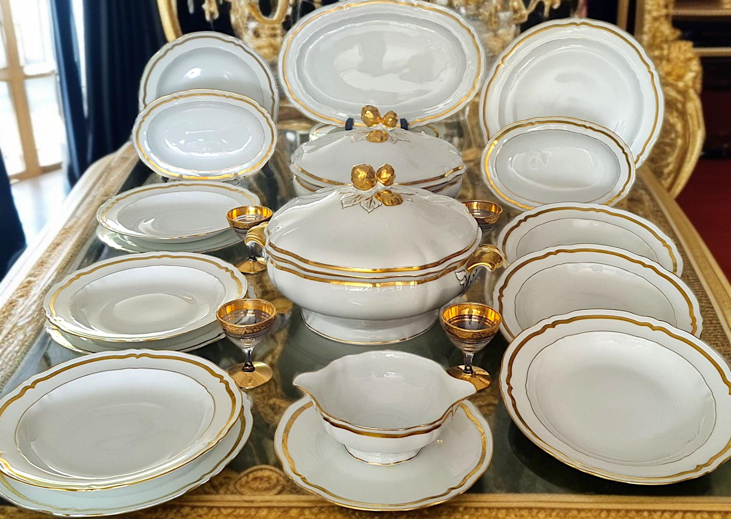 未使用 伊万里焼 畑萬陶苑 麺鉢2個 お祝い 新生活　テーブルコーディネート 伊万里焼 畑萬陶苑 麺鉢2個 お祝い 新生活 テーブルコーディネート 伊万里