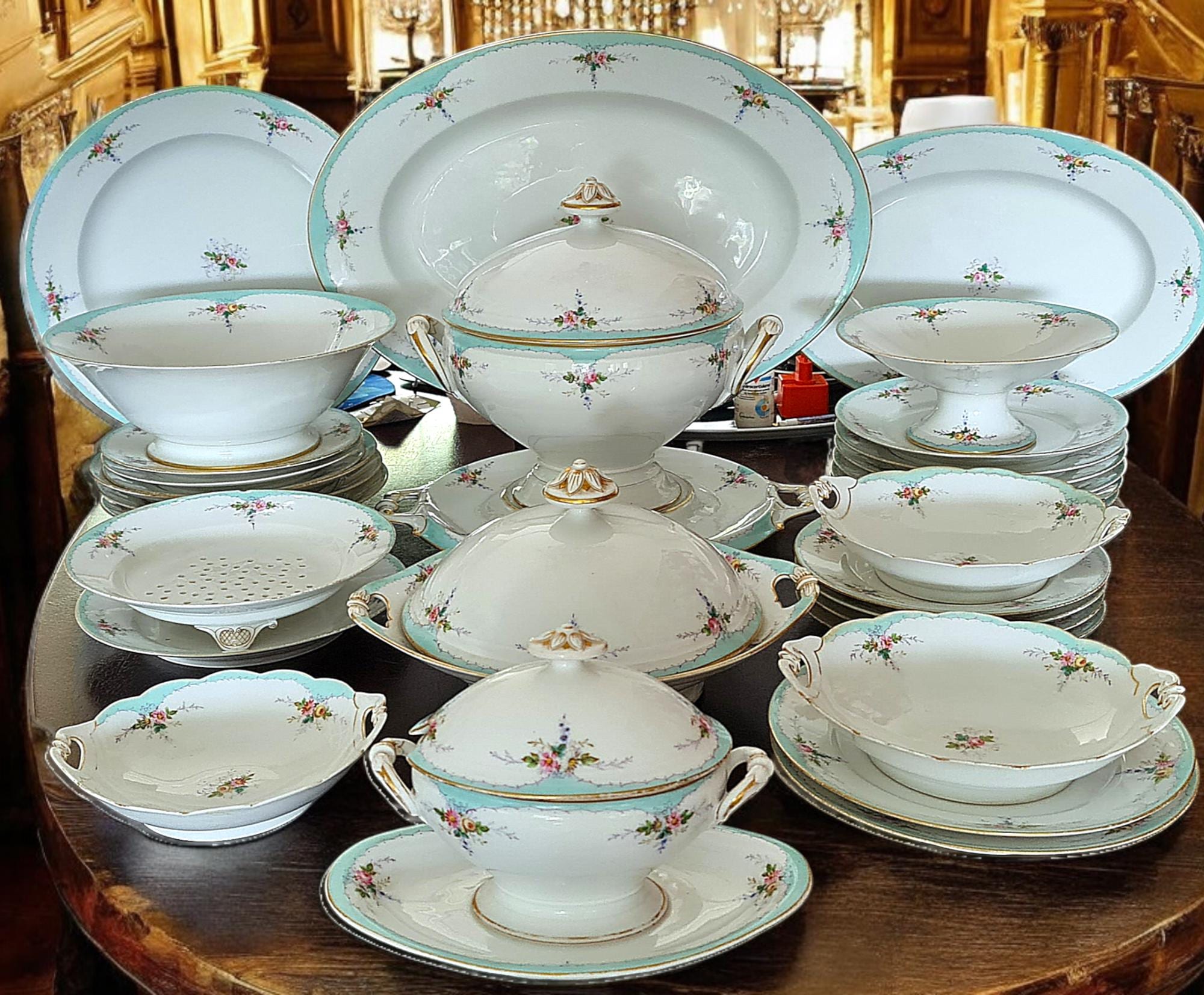 食器　HAVILAND Vintage Porcelain Dinnerware with Cerise Blue Pattern from