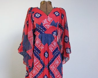 70s flowy sleeve dress// cottage core vintage dress// bandana pattern bell sleeve dress// dreamy dress