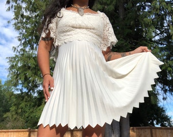 70s mini pleated white lace dress//vintage skater dress