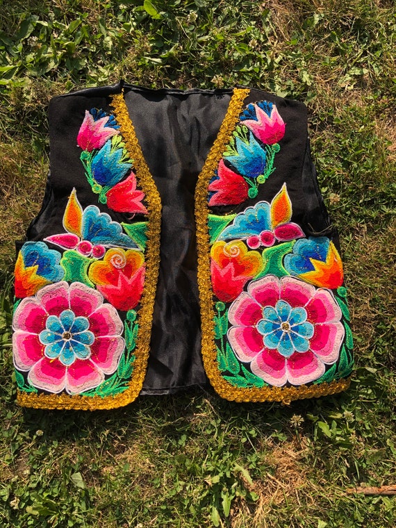 70s/80s embroidered floral vest - image 3