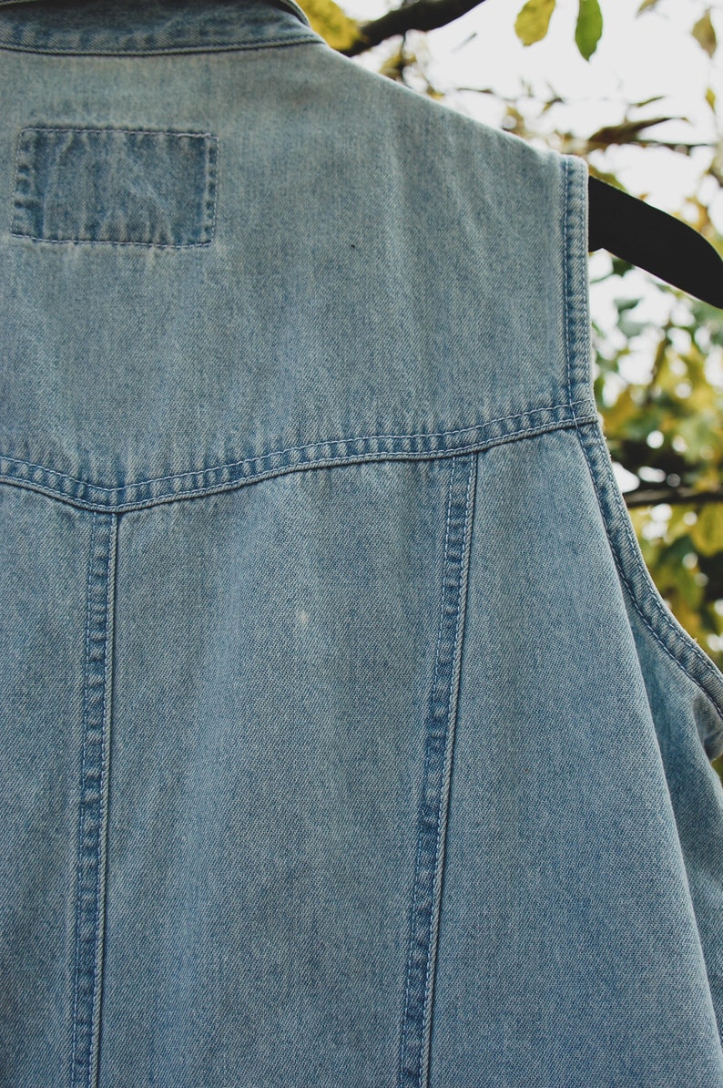vintage light wash button up sleeveless denim romper 90s retro collared playsuit jumpsuit size ML
