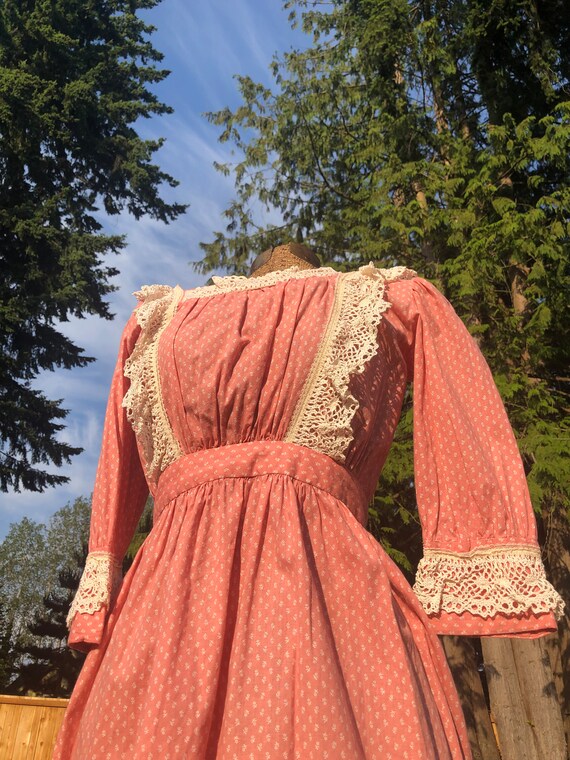 50s/60s handmade bib pink prairie dress - image 4