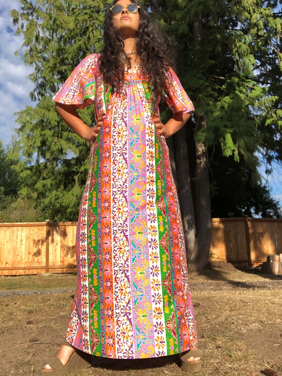 70s psychedelic  short sleeve caftan