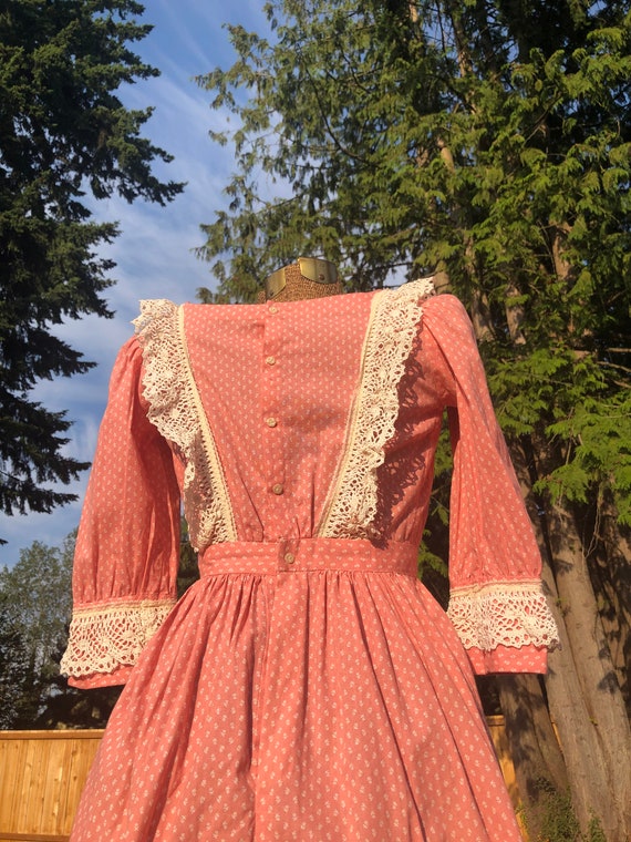 50s/60s handmade bib pink prairie dress - image 3