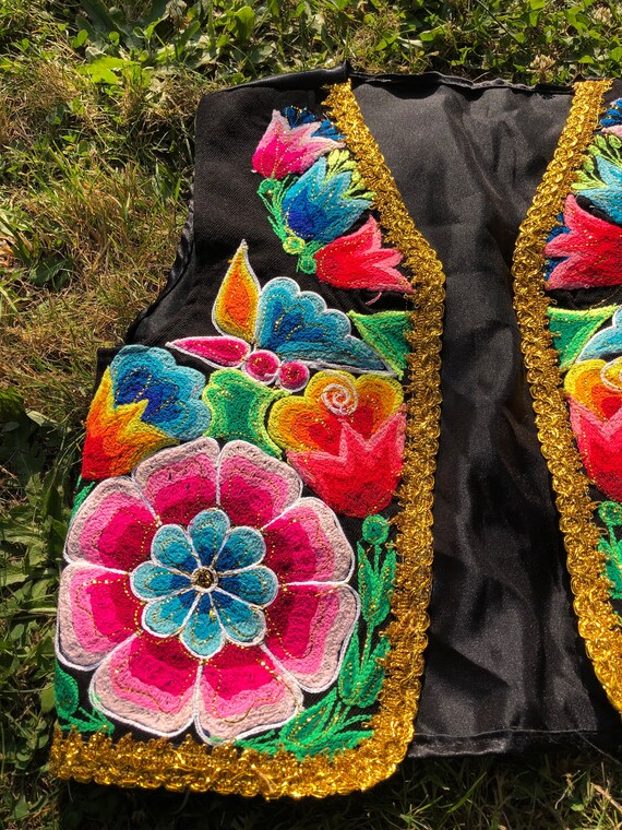 70s/80s embroidered floral vest - image 5