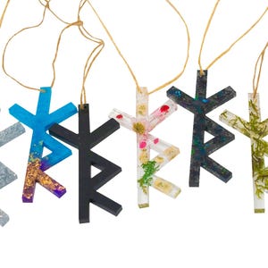 Safe Travels Protection Bindrune Talisman – Hand-Poured Resin